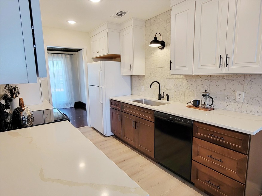 720 Huntwich Dr, Bedford, TX 76021 - photo 1