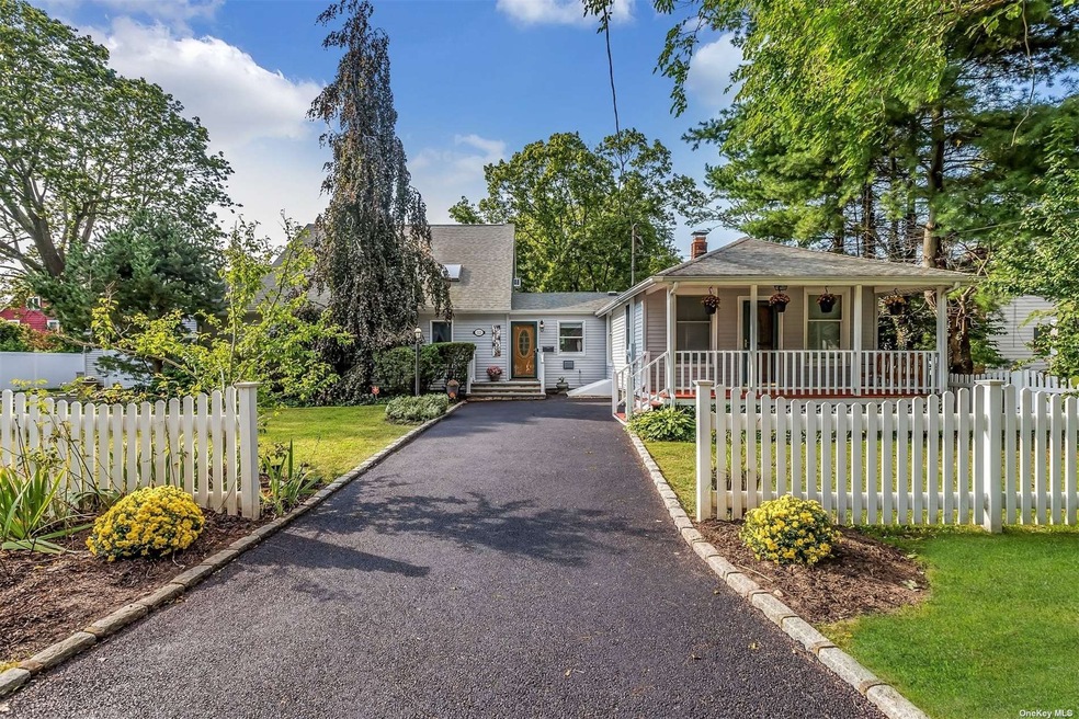 222 Academy St, Bayport, NY 11705 - photo 1