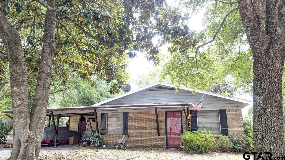 1512 Woodland Hills Dr, Tyler, TX 75701 - photo 1