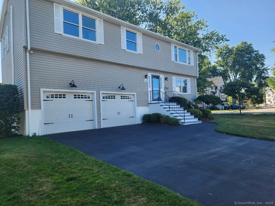 18 Newell Place, Fairfield, CT 06824 - photo 1