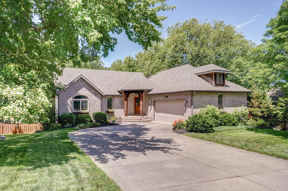 819 Brook Forest Rd, Nixa, MO 65714 - photo 1