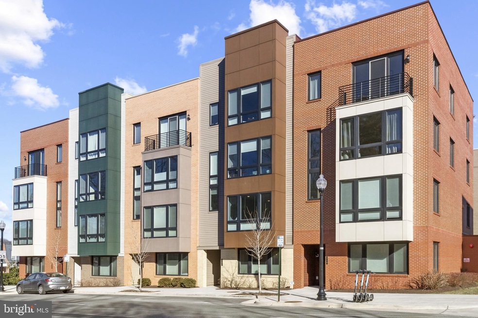 108 S Pickett St unit 101, Alexandria, VA 22304 - photo 1