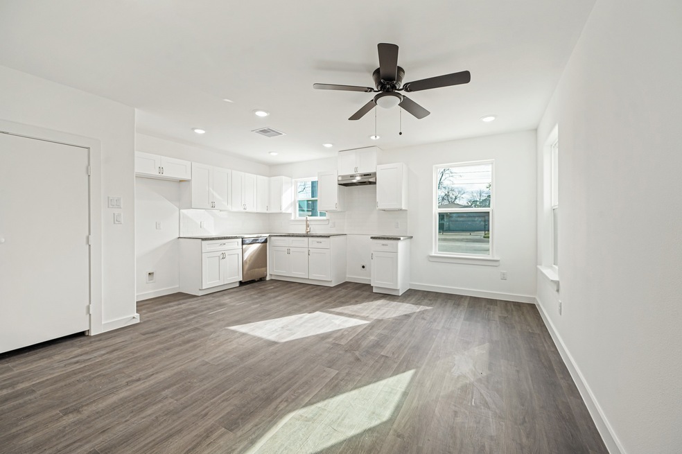 7629 Sundown Dr, Houston, TX 77028 - photo 1