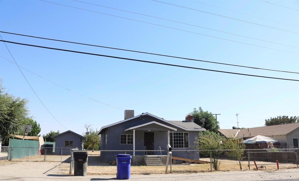 589 Union Ave, Porterville, CA 93257 - photo 1