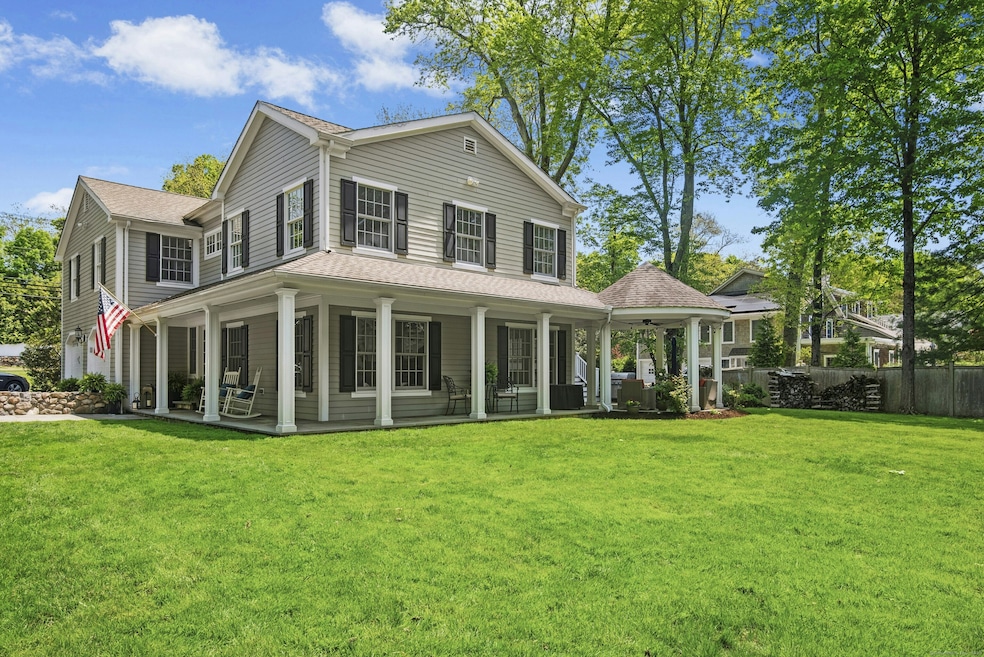 2 Knollwood Ln, Darien, CT 06820 - photo 1