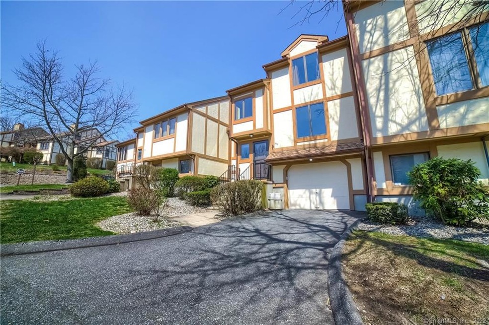 690 Forest Rd unit 542, West Haven, CT 06516 - photo 1