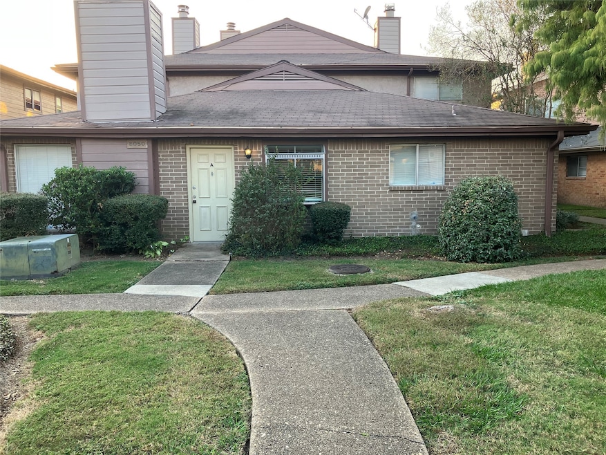 8050 Sands Point Dr unit A, Houston, TX 77036 - photo 1