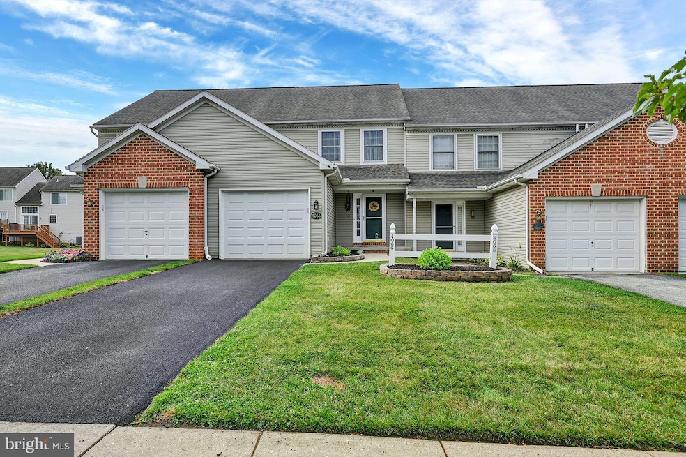 4066 Buttonwood Dr, Mount Joy, PA 17552 - photo 1