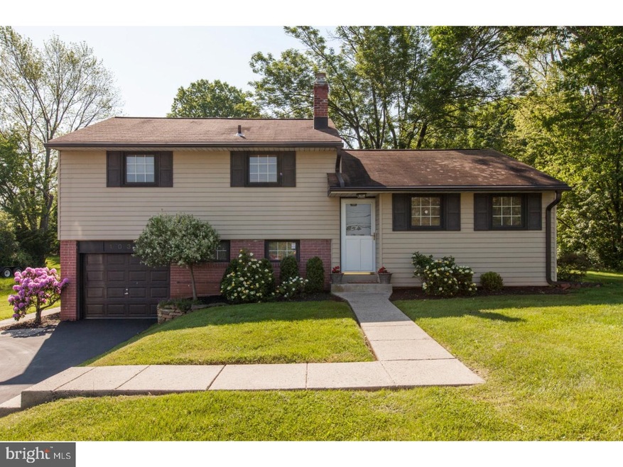 1030 S Trooper Rd, Norristown, PA 19403 - photo 1