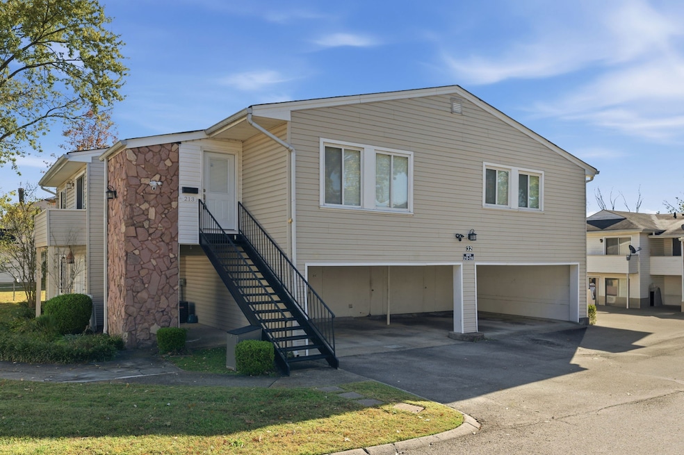 810 Bellevue Rd unit 213, Nashville, TN 37221 - photo 1