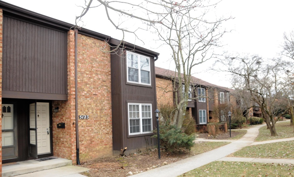 5123 Delancey St, Columbus, OH 43220 - photo 1