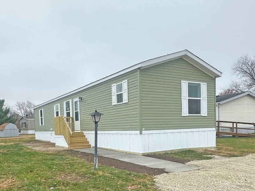 14876 Washington Rd unit 123, West Burlington, IA 52655 - photo 1