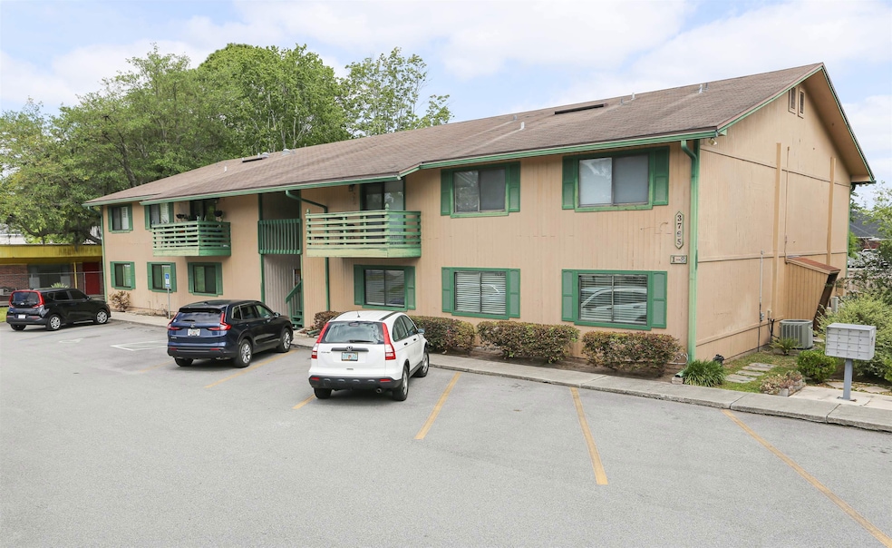 3765 Crown Point Rd unit 4, Jacksonville, FL 32257 - photo 1