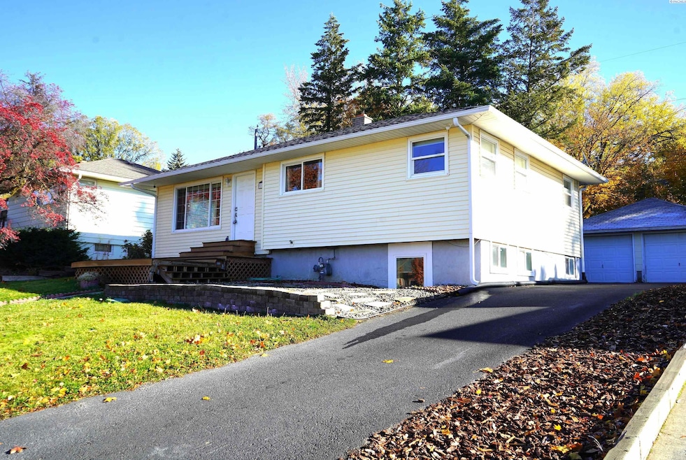 1010 NW Clifford St, Pullman, WA 99163 - photo 1