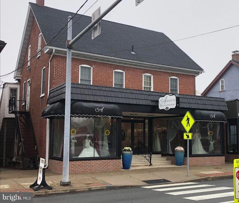 335 Main St unit 2ND FL, Pennsburg, PA 18073 - photo 1