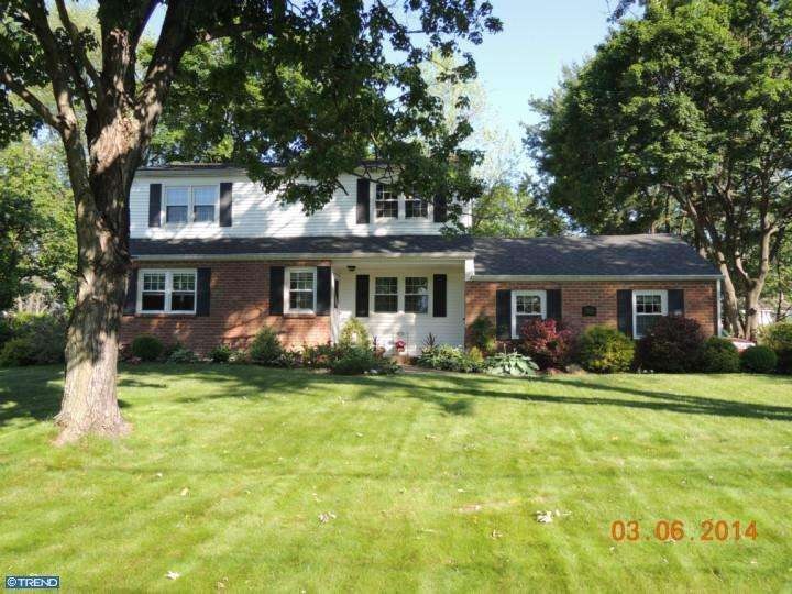 3935 Countrywood Ln, Hatboro, PA 19040 - photo 1