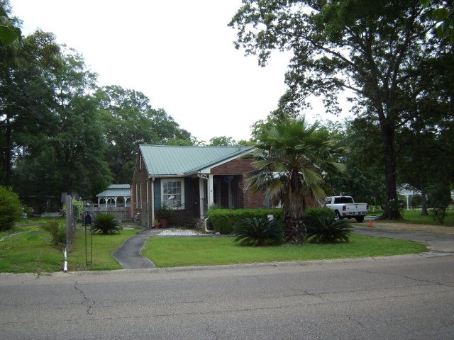 216 West Ave N, McComb, MS 39648 - photo 1