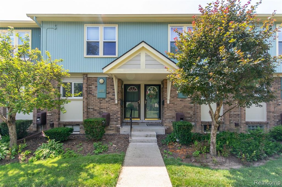 225 N Maple Rd, Saline, MI 48176 - photo 1