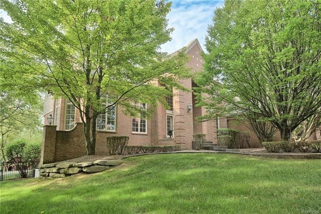 3538 Vineyard Hill Dr, Rochester, MI 48306 - photo 1