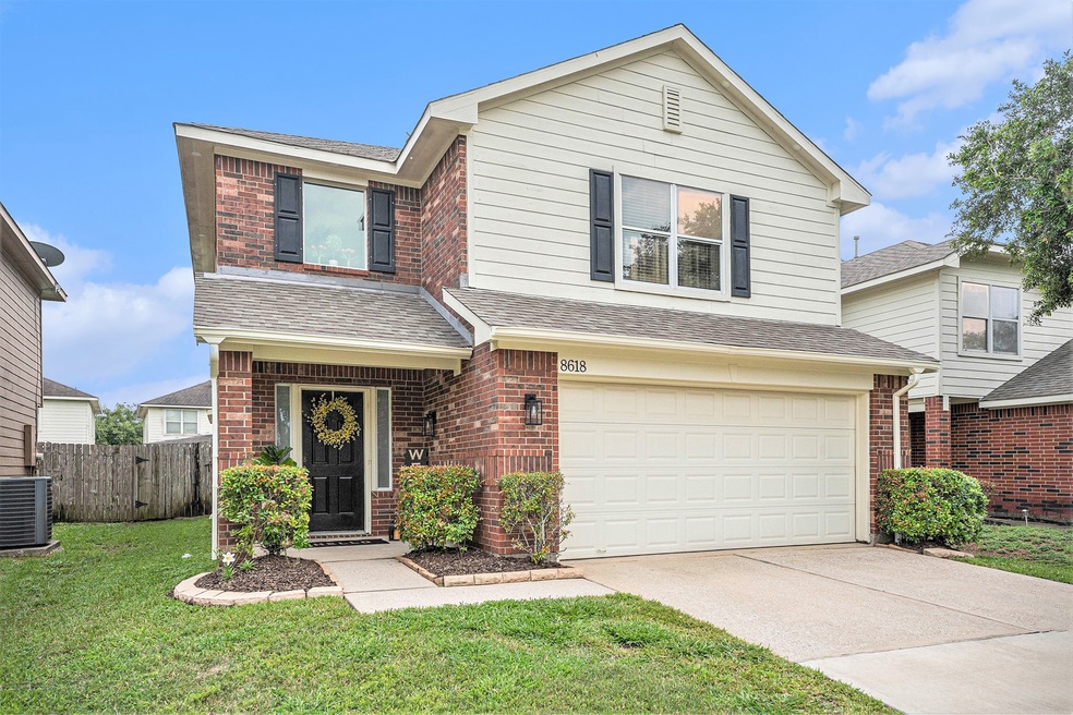 8618 Black Cliff Ln, Houston, TX 77075 - photo 1