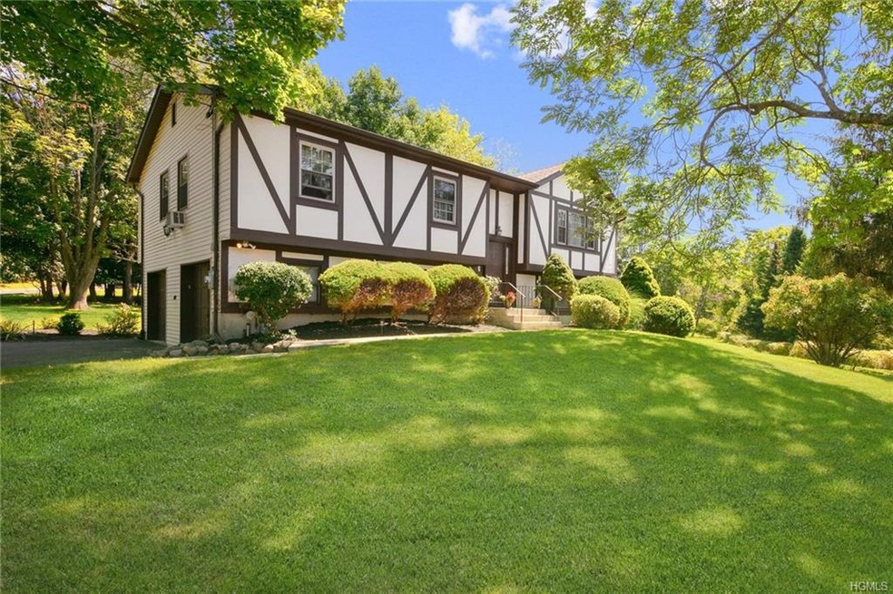 72 Suffern Ln, Thiells, NY 10984 - photo 1