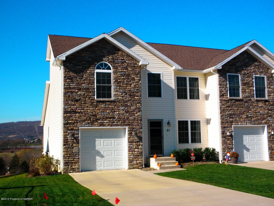 81 Mara Ln, Wilkes Barre, PA 18702 - photo 1