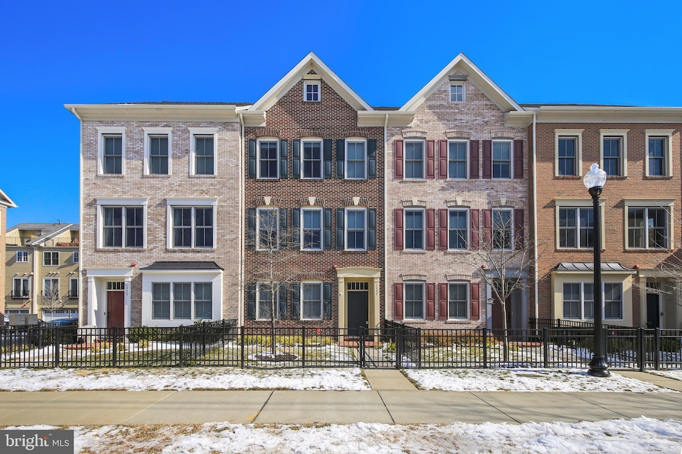 1337 Powhatan St, Alexandria, VA 22314 - photo 1