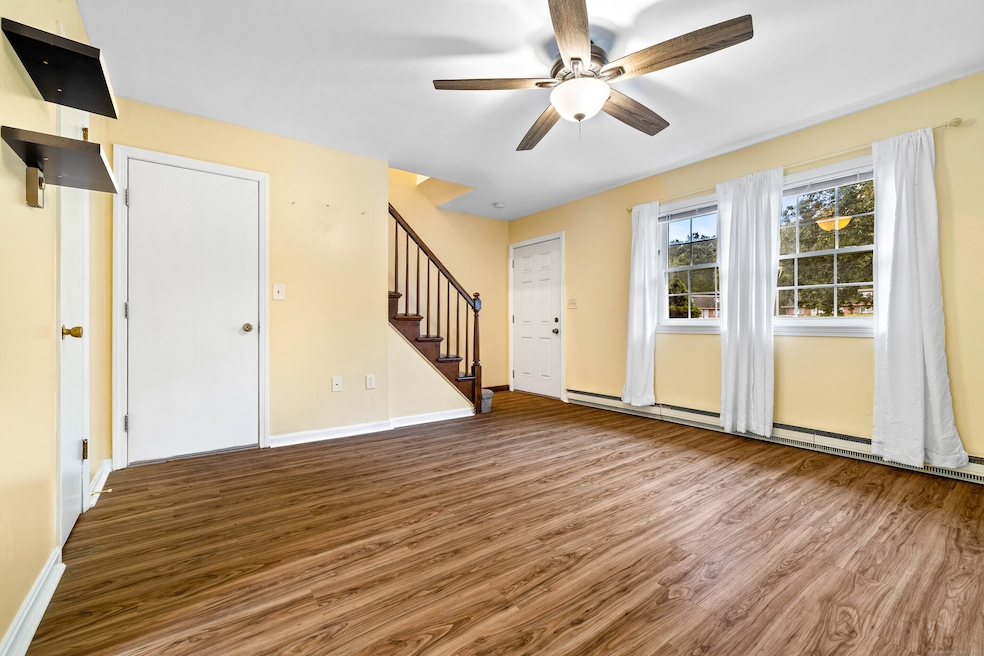 39 Ash Dr unit 9, Gales Ferry, CT 06335 - photo 1