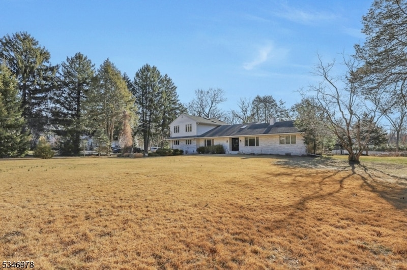 919 Colonial Rd, Franklin Lakes, NJ 07417 - photo 1