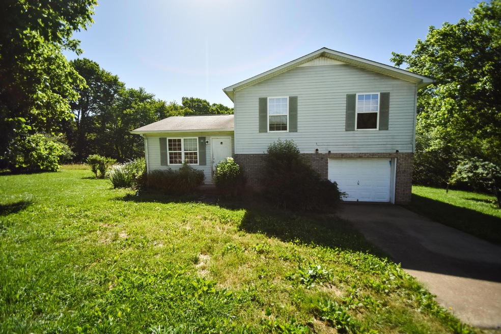 214 Meadow Dr, Tyner, KY 40486 - photo 1