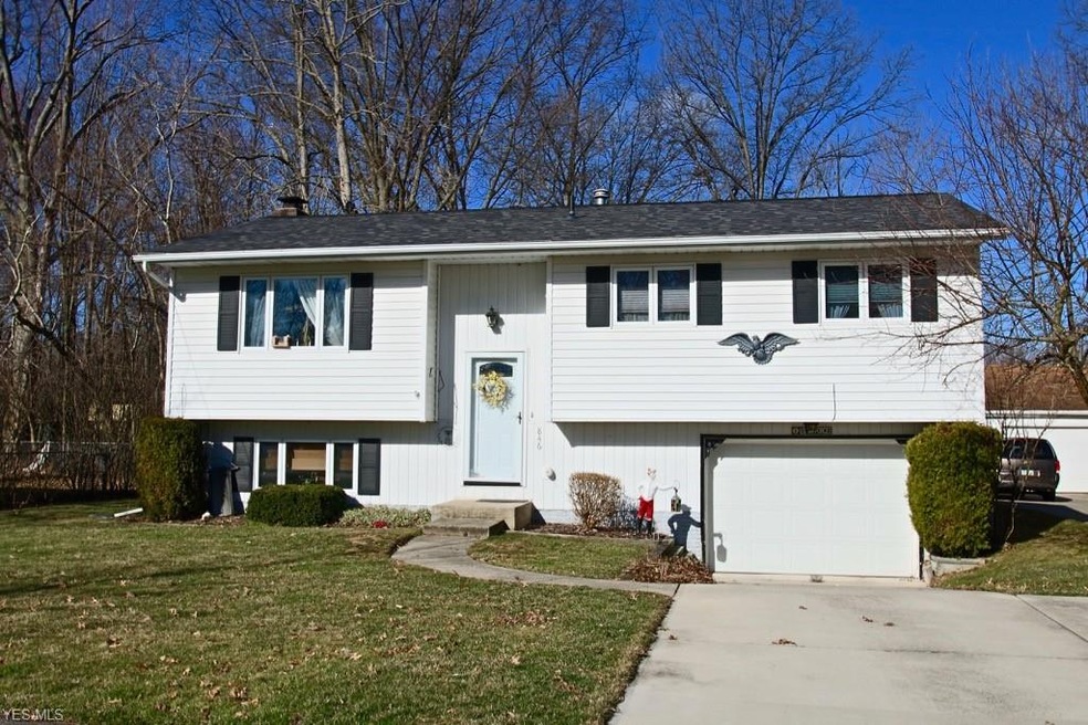 846 W Shore Blvd, Sheffield Lake, OH 44054 - photo 1