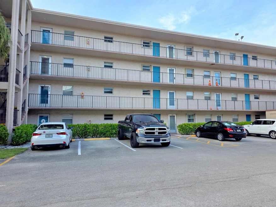 725 Lori Dr unit 206, Palm Springs, FL 33461 - photo 1