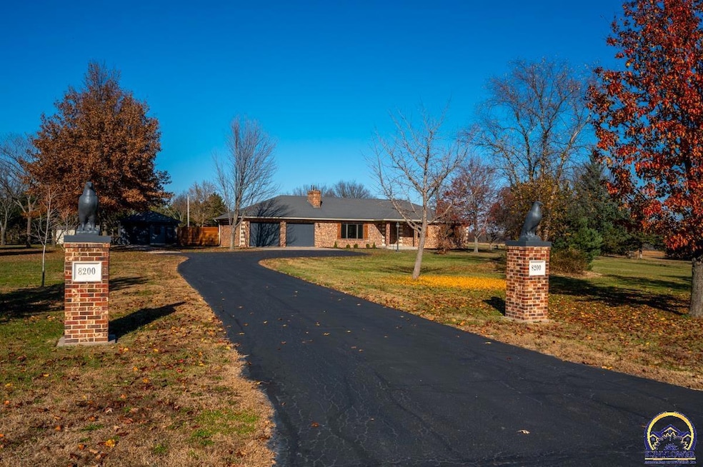 8200 SW 37th St, Topeka, KS 66614 - photo 1