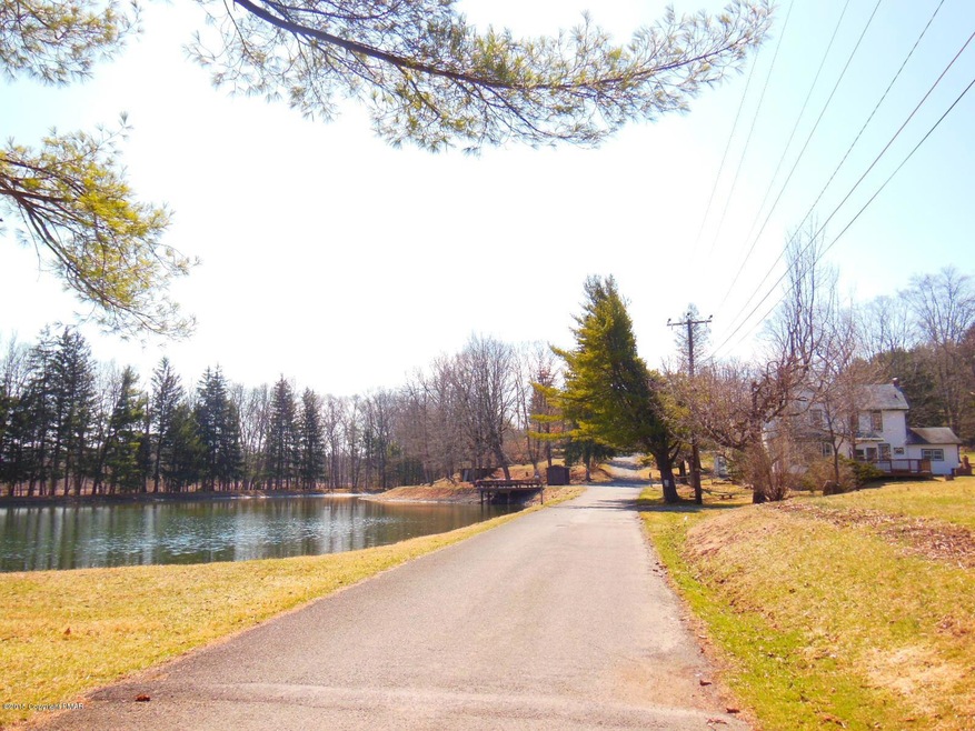 128 Brainerd Ln, Stroudsburg, PA 18360 - photo 1