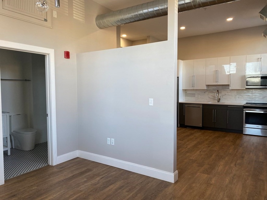 5 Hampshire St unit 201, Methuen, MA 01844 - photo 1