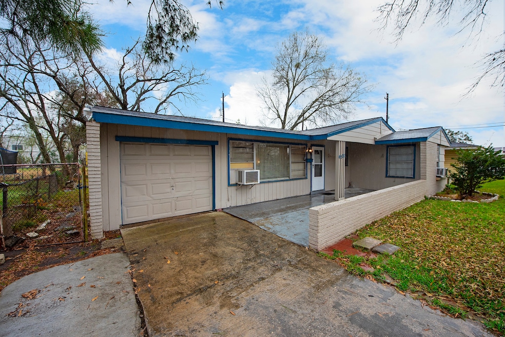 6523 Beekman Rd, Houston, TX 77021 - photo 1