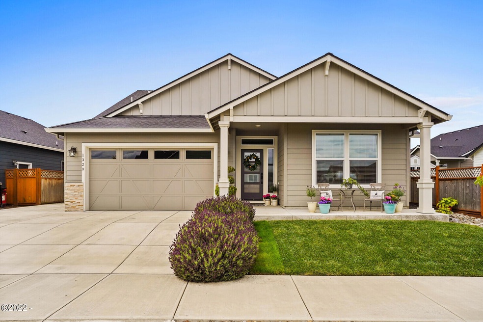 1320 S 10th St, Independence, OR 97351 - photo 1