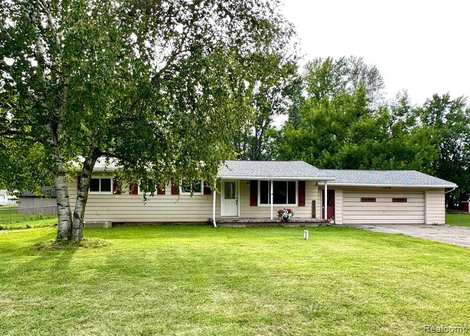 4227 Swallow Dr, Flint, MI 48506 - photo 1