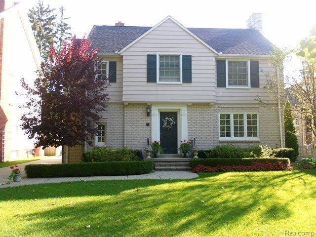 696 Rivard Blvd, Grosse Pointe, MI 48230 - photo 1