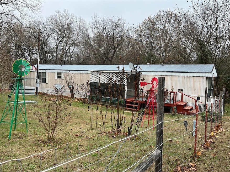 124 Olive St, Sasakwa, OK 74867 - photo 1