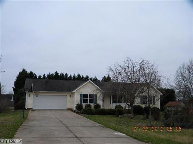 213 Doe Trail Ln, Statesville, NC 28625 - photo 1