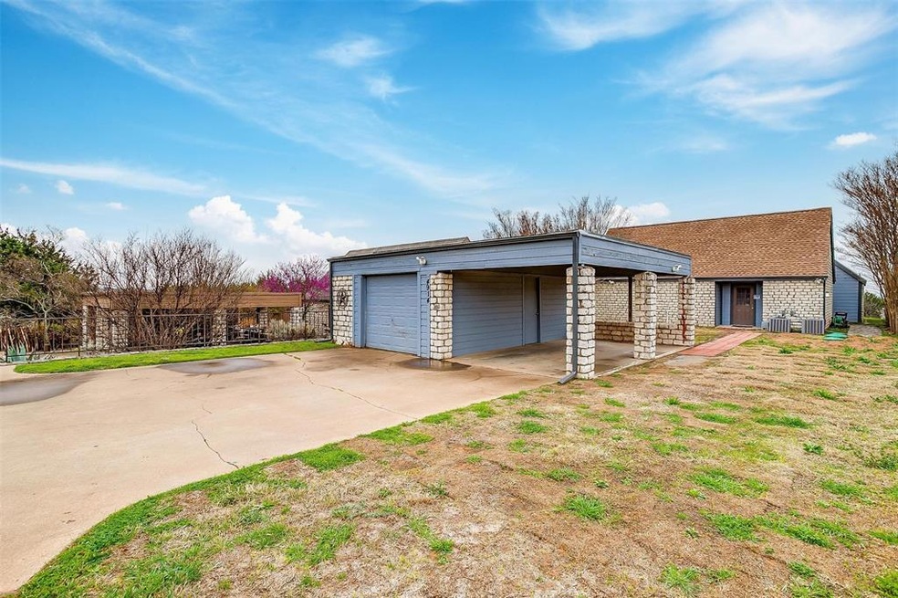 4914 Sonterra Ct, Granbury, TX 76049 - photo 1