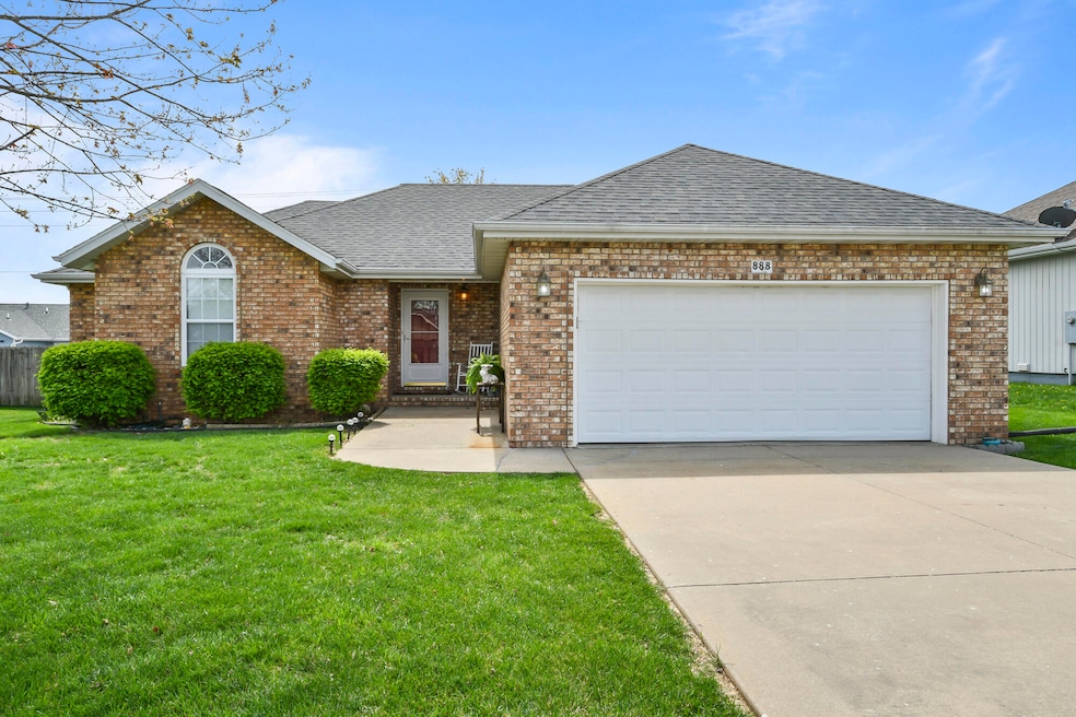 888 W Crestwood St, Nixa, MO 65714 - photo 1