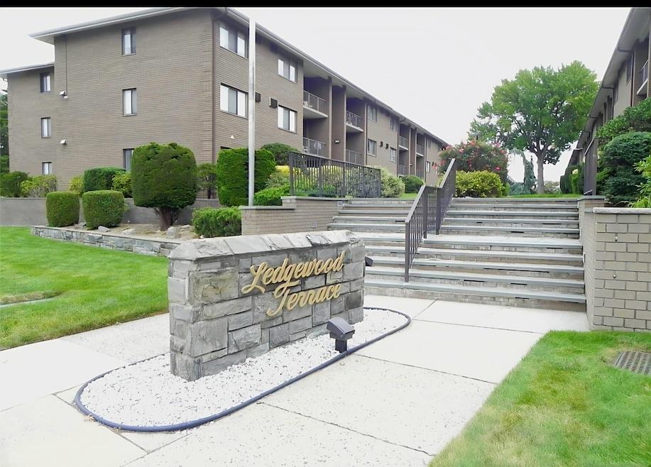 For Rent $2,100/month