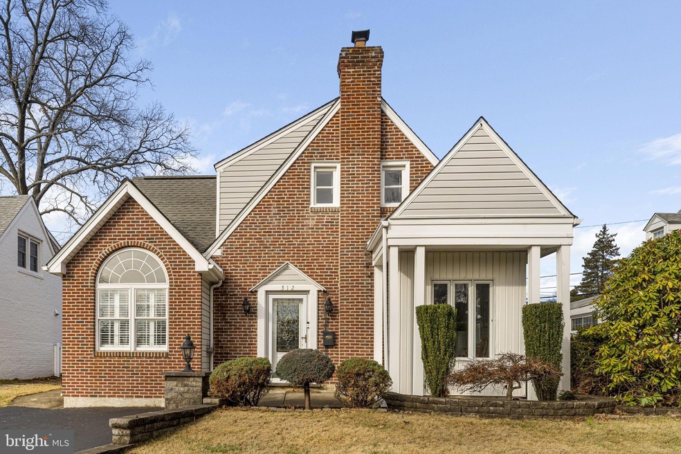 312 Ivy Rock Ln, Havertown, PA 19083 - photo 1