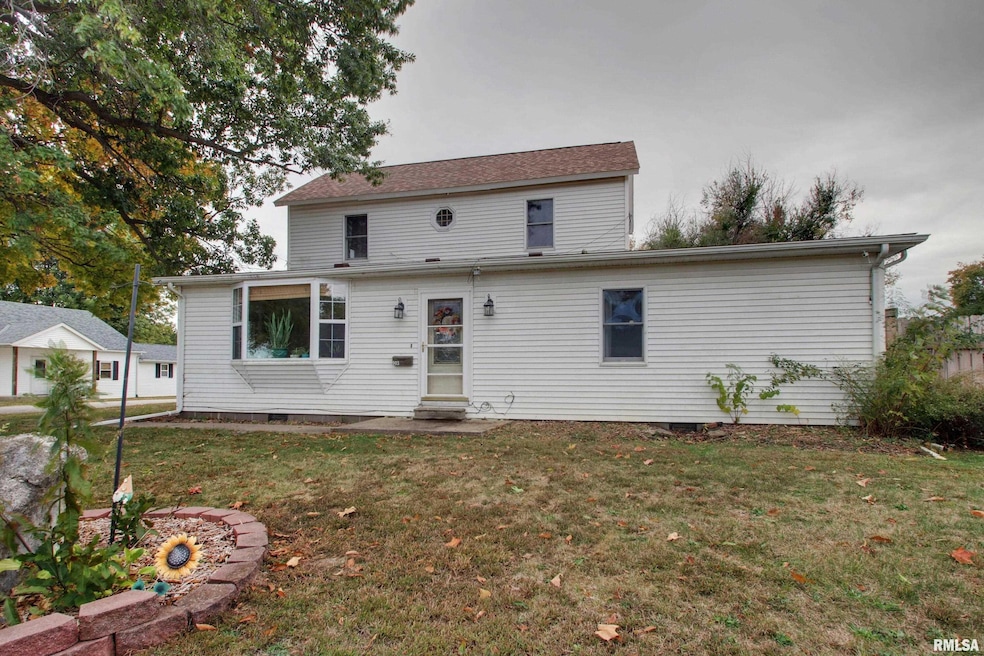 903 W Jefferson St, Pittsfield, IL 62363 - photo 1