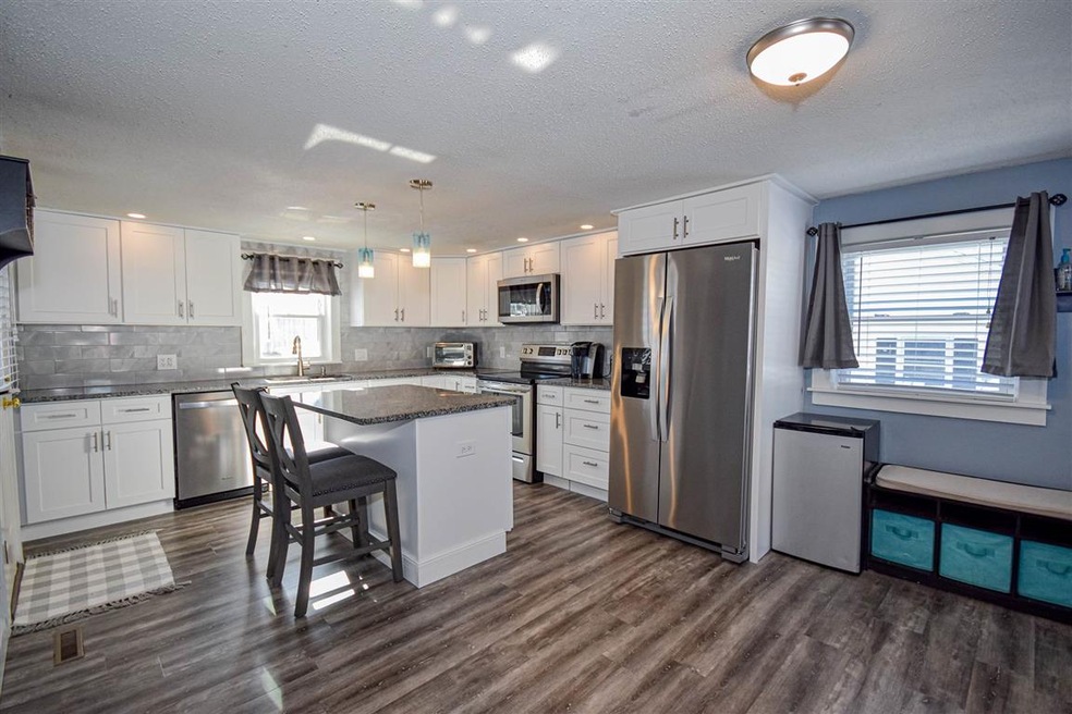 64 Richardson St, Rochester, NH 03867 - photo 1