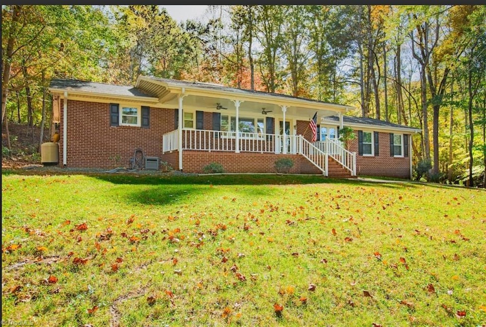 1350 Harpwell Dr, Winston Salem, NC 27106 - photo 1