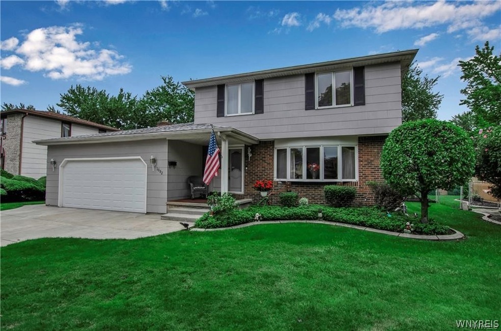 1082 Bowen Dr W, North Tonawanda, NY 14120 - photo 1