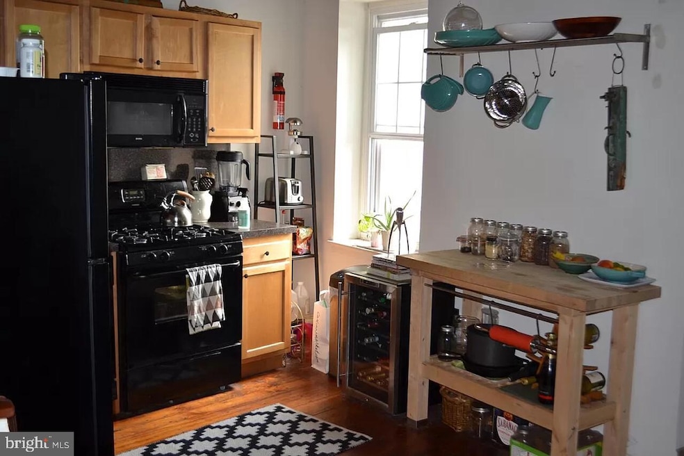 115 Green Ln unit 2, Philadelphia, PA 19127 - photo 1